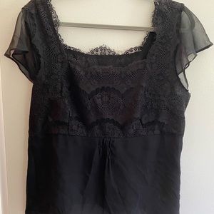 Ladies sleeveless blouse